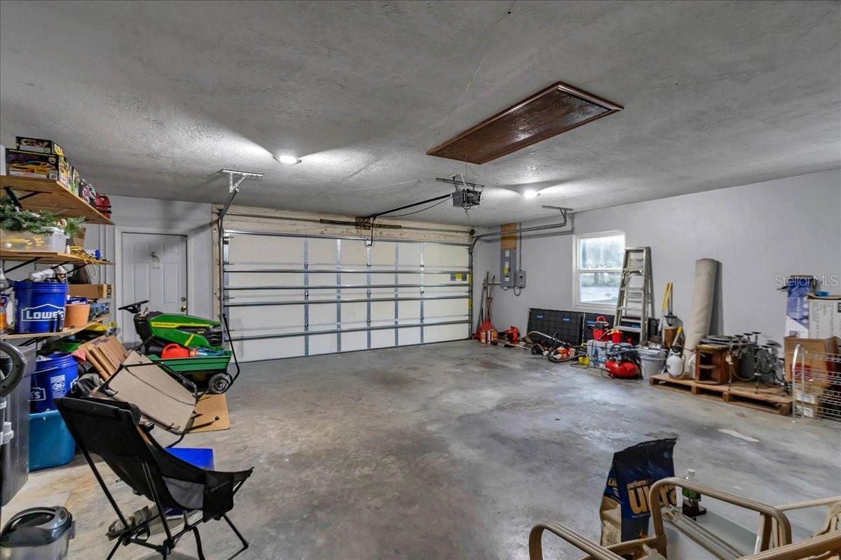 Image 52 of 84 For 223 Nesbitt Terrace