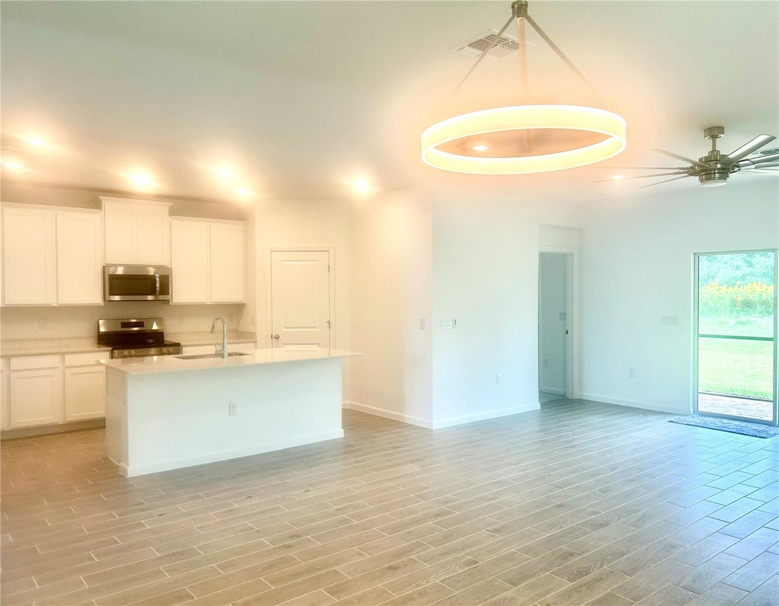 Image 7 of 30 For 4523 14th Loop