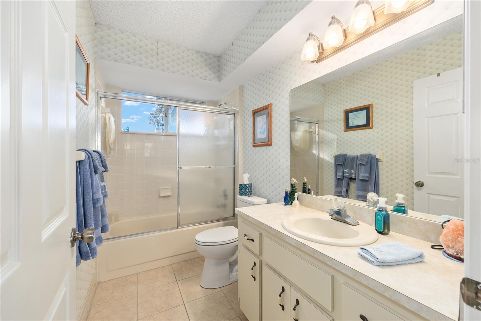 Image 24 of 52 For 10913 Sw 83rd Ave