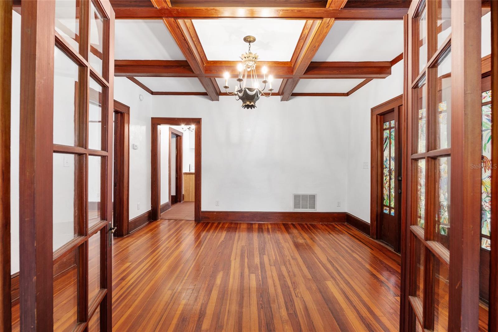 Image 16 of 100 For 15670 Highway 25