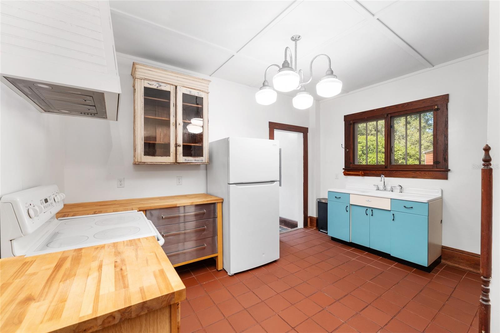 Image 25 of 100 For 15670 Highway 25