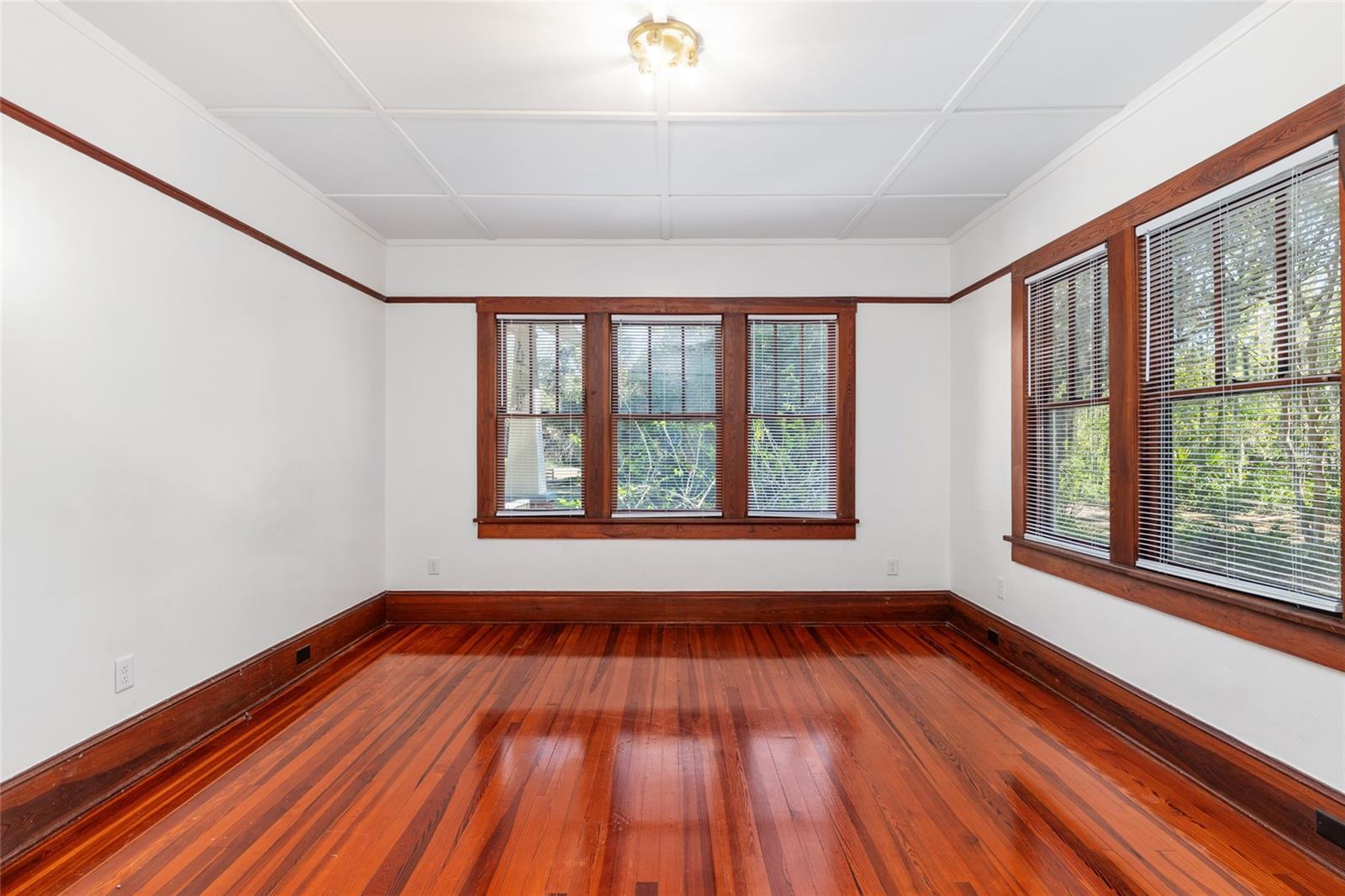 Image 31 of 100 For 15670 Highway 25