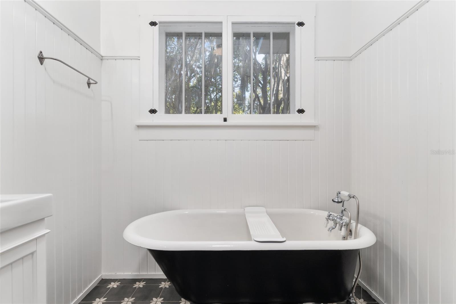 Image 34 of 100 For 15670 Highway 25