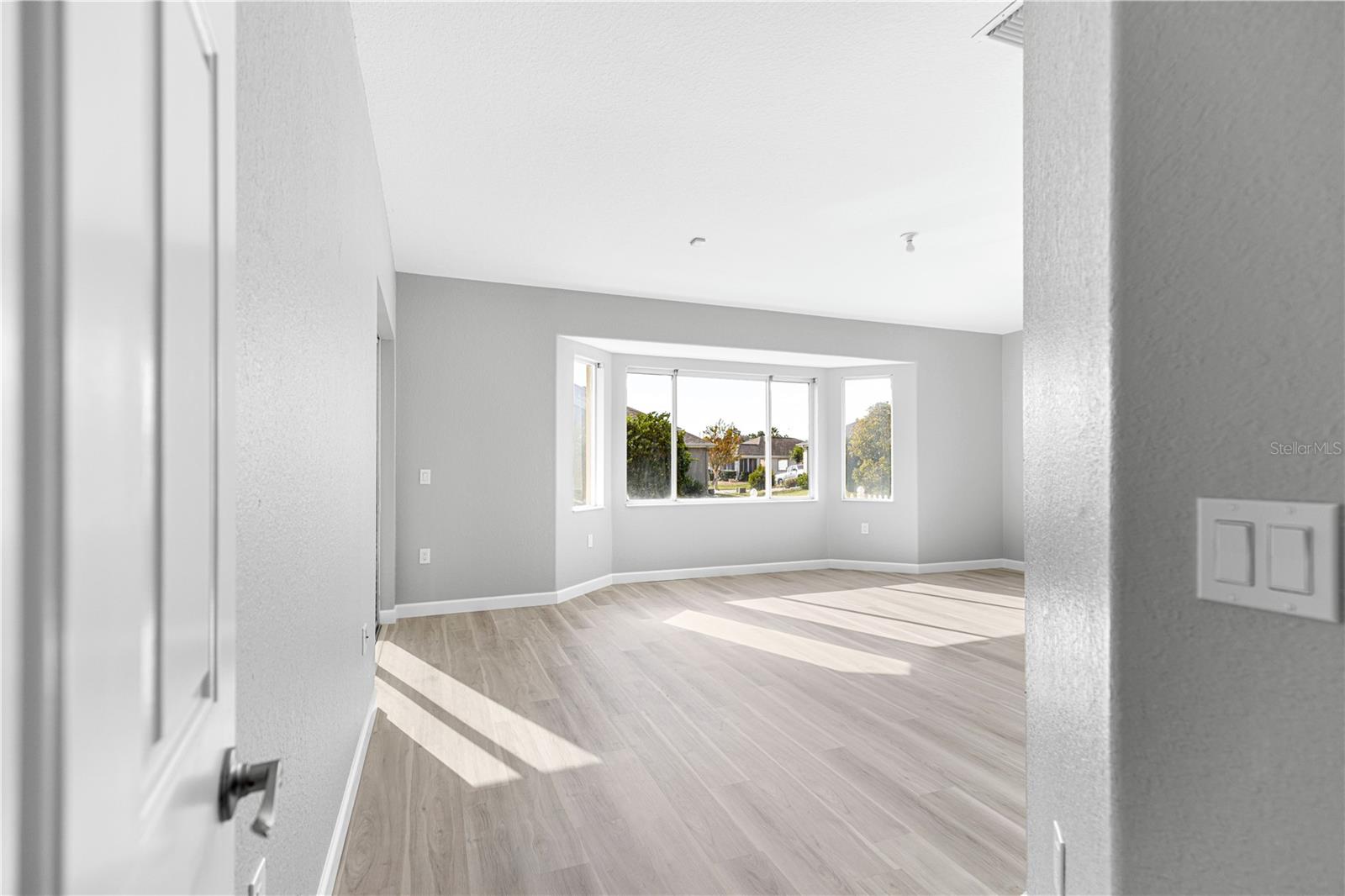 Image 17 of 64 For 9105 125th Loop