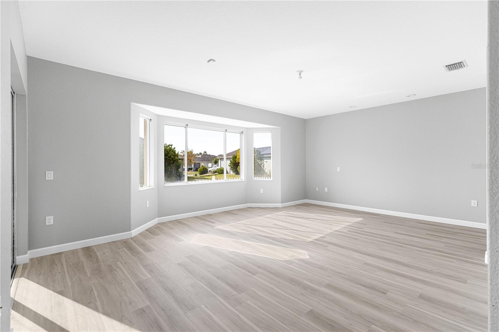 Image 18 of 64 For 9105 125th Loop