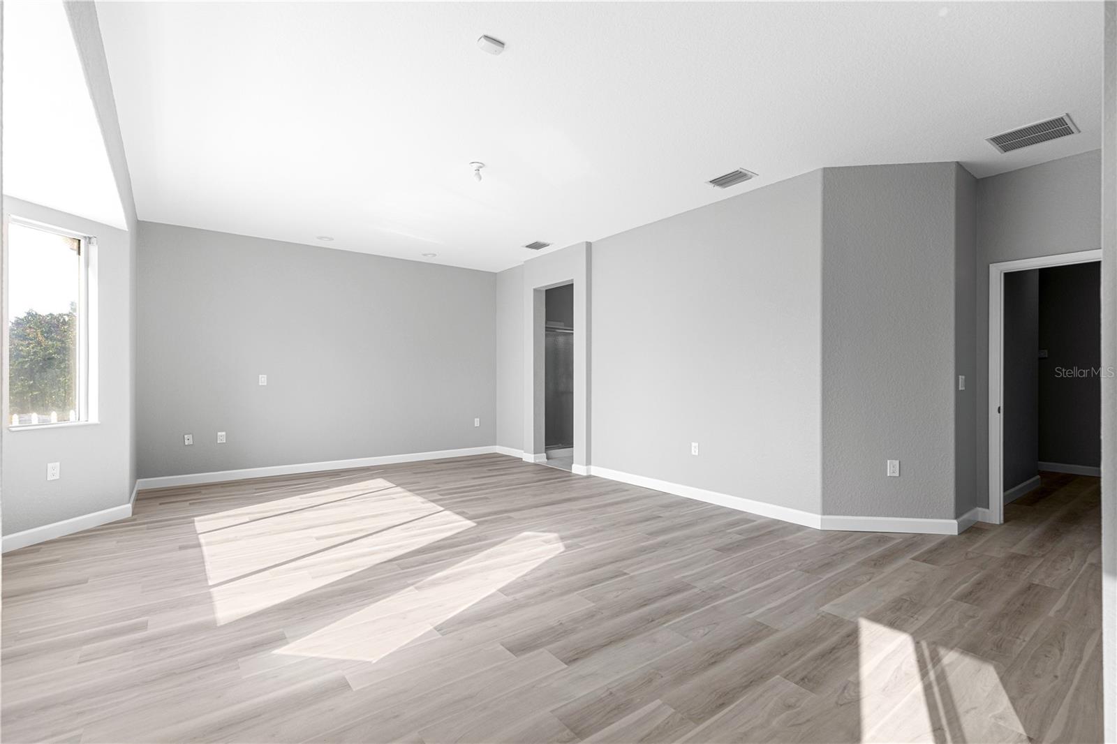 Image 20 of 64 For 9105 125th Loop