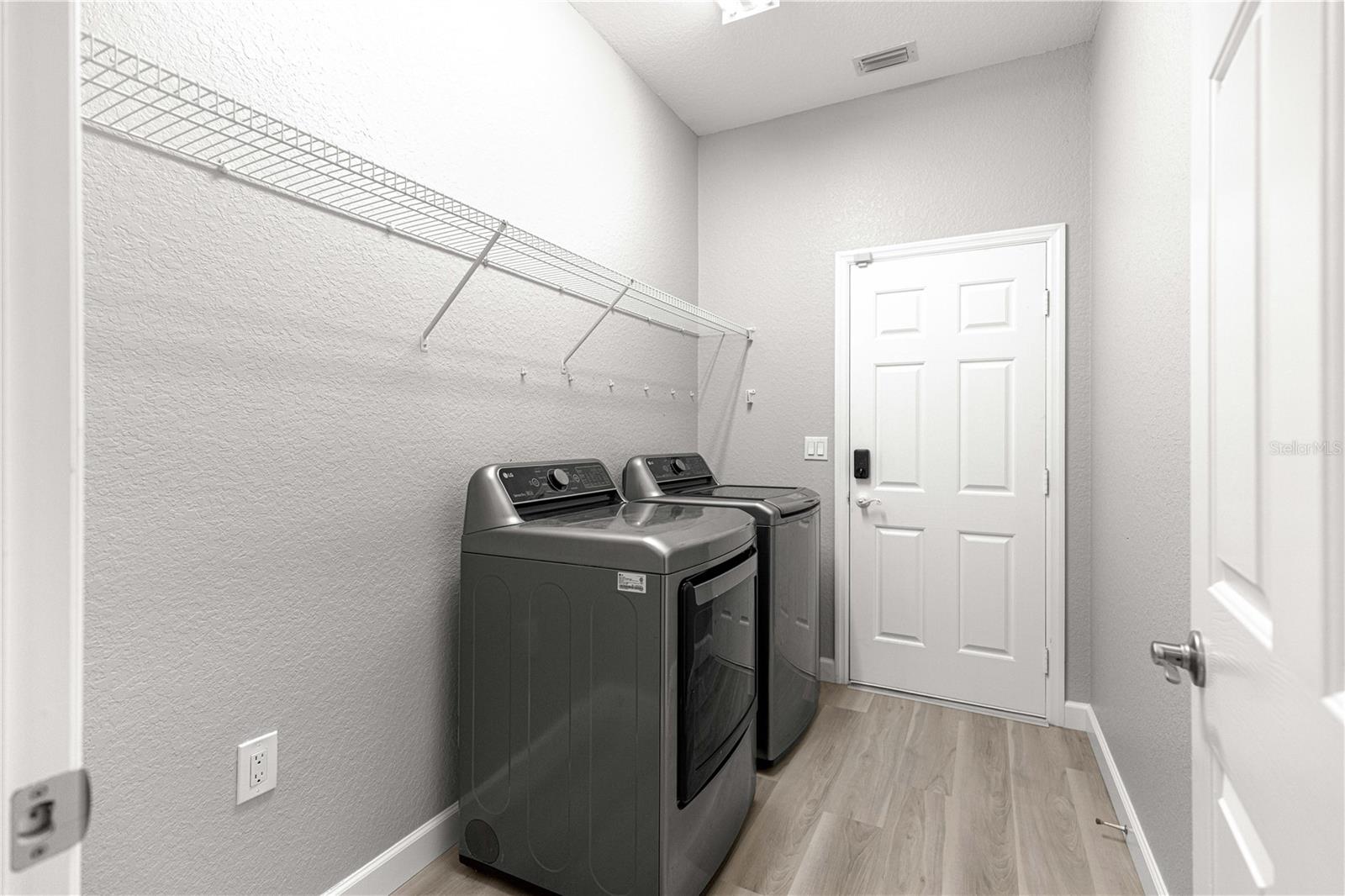 Image 40 of 64 For 9105 125th Loop