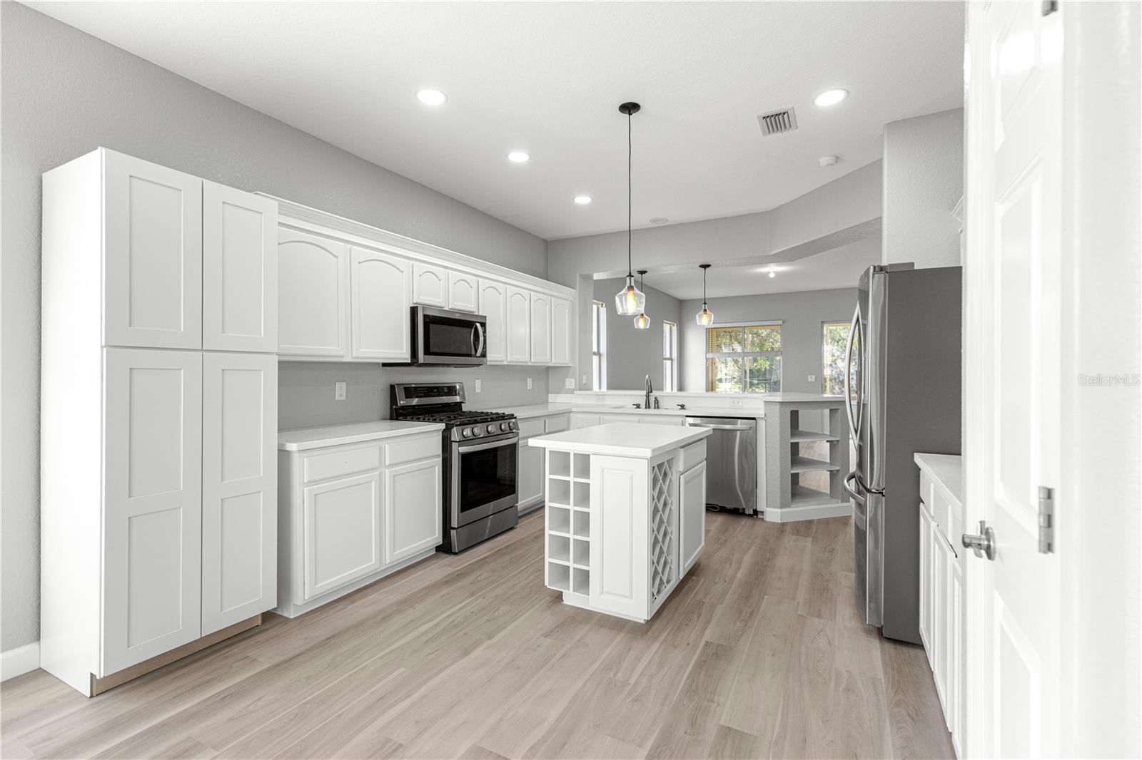 Image 5 of 64 For 9105 125th Loop