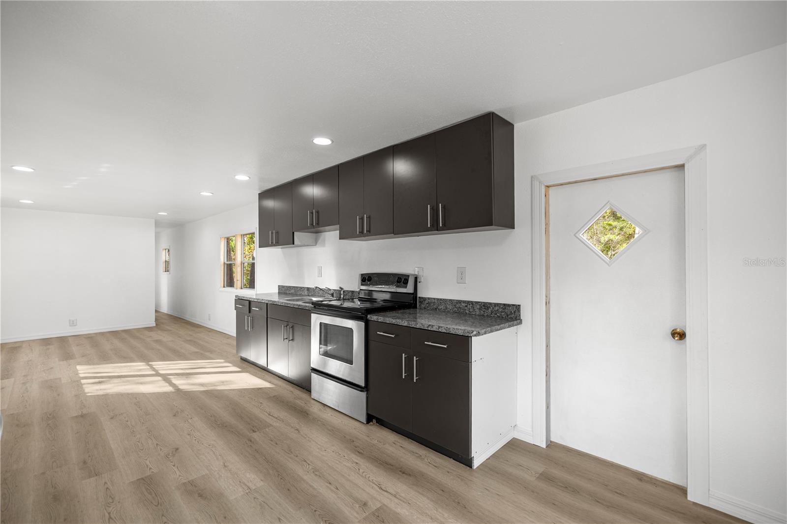 Image 11 of 31 For 3830 59th Terrace