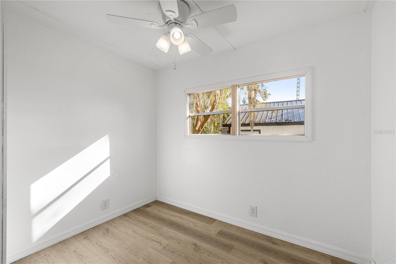 Image 15 of 31 For 3830 59th Terrace