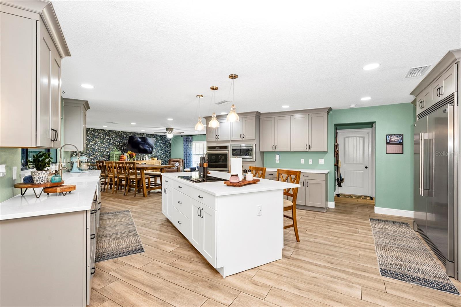 Image 21 of 77 For 5520 2nd Lane