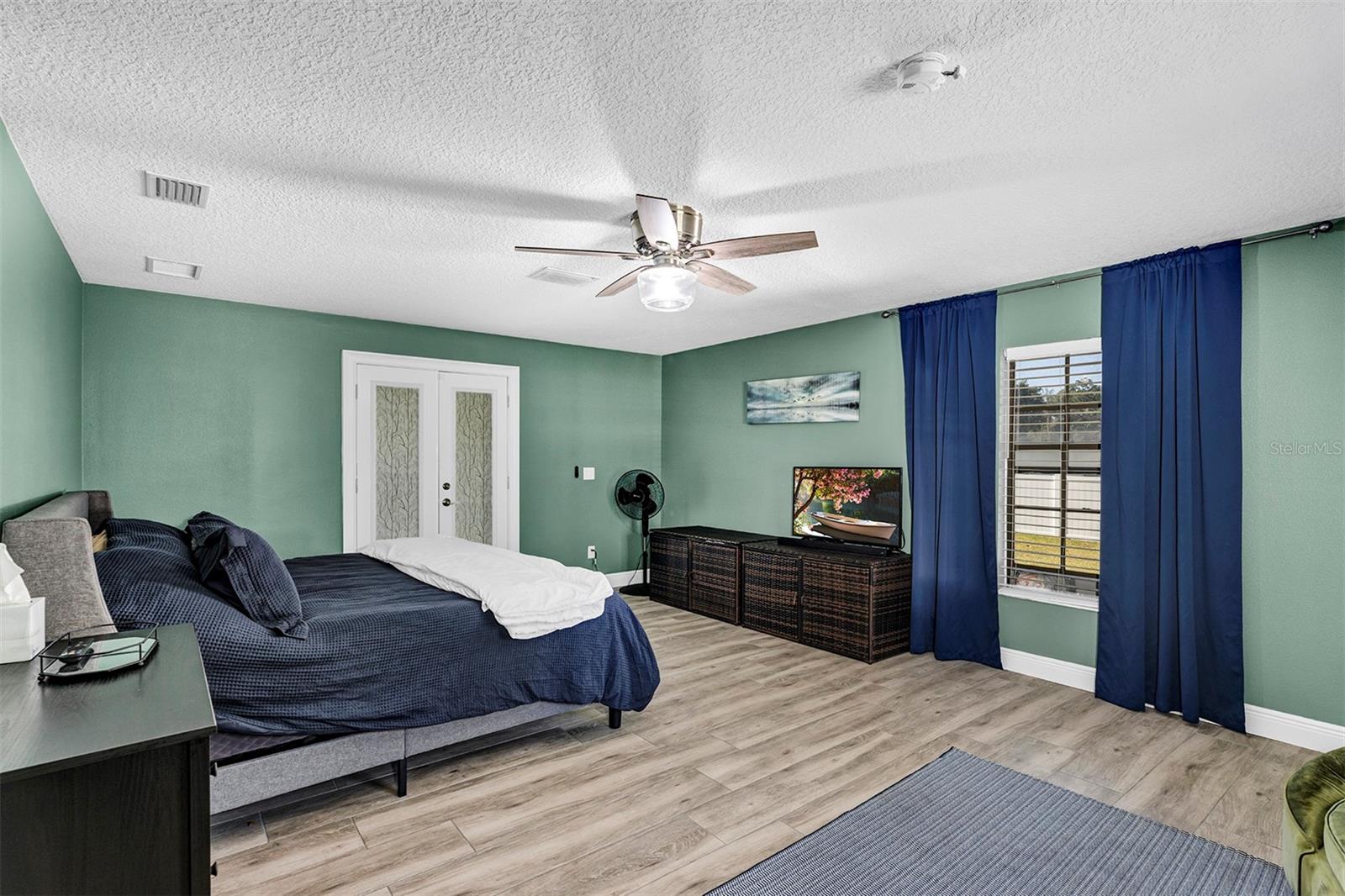 Image 22 of 77 For 5520 2nd Lane