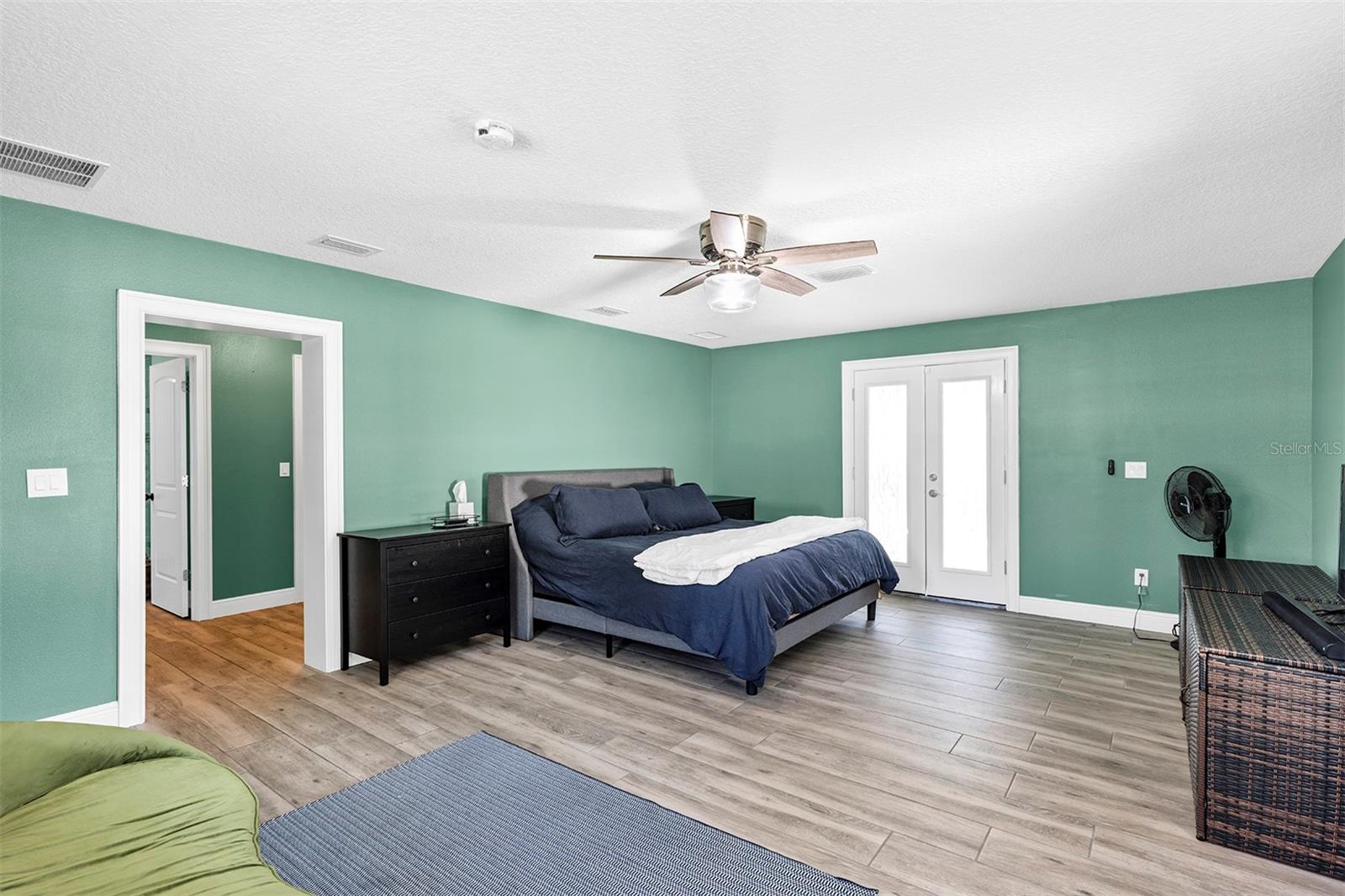 Image 23 of 77 For 5520 2nd Lane