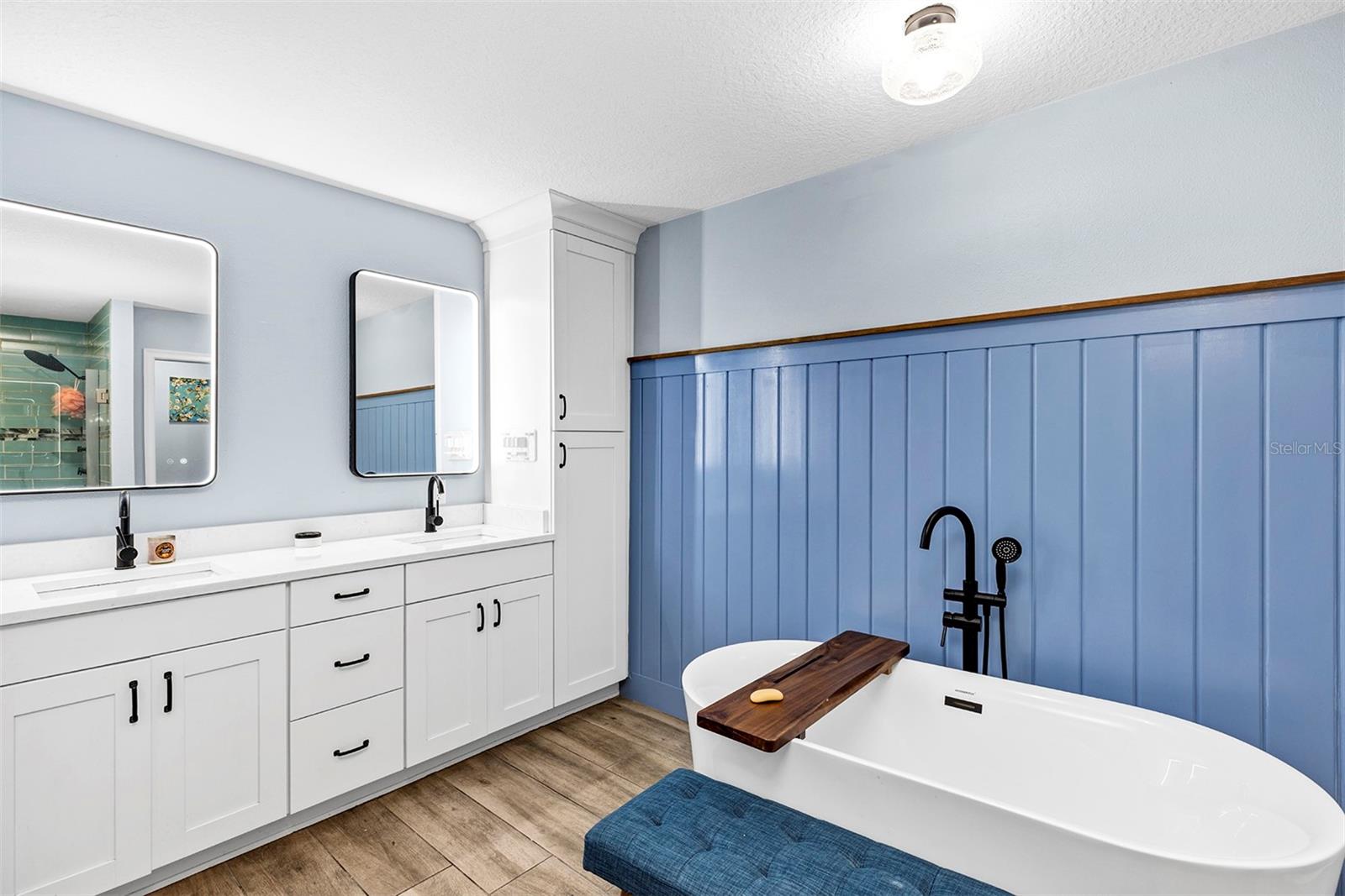 Image 25 of 77 For 5520 2nd Lane