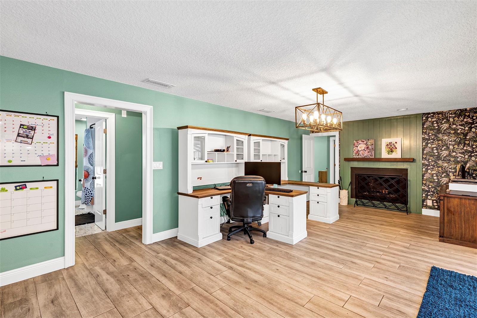 Image 29 of 77 For 5520 2nd Lane