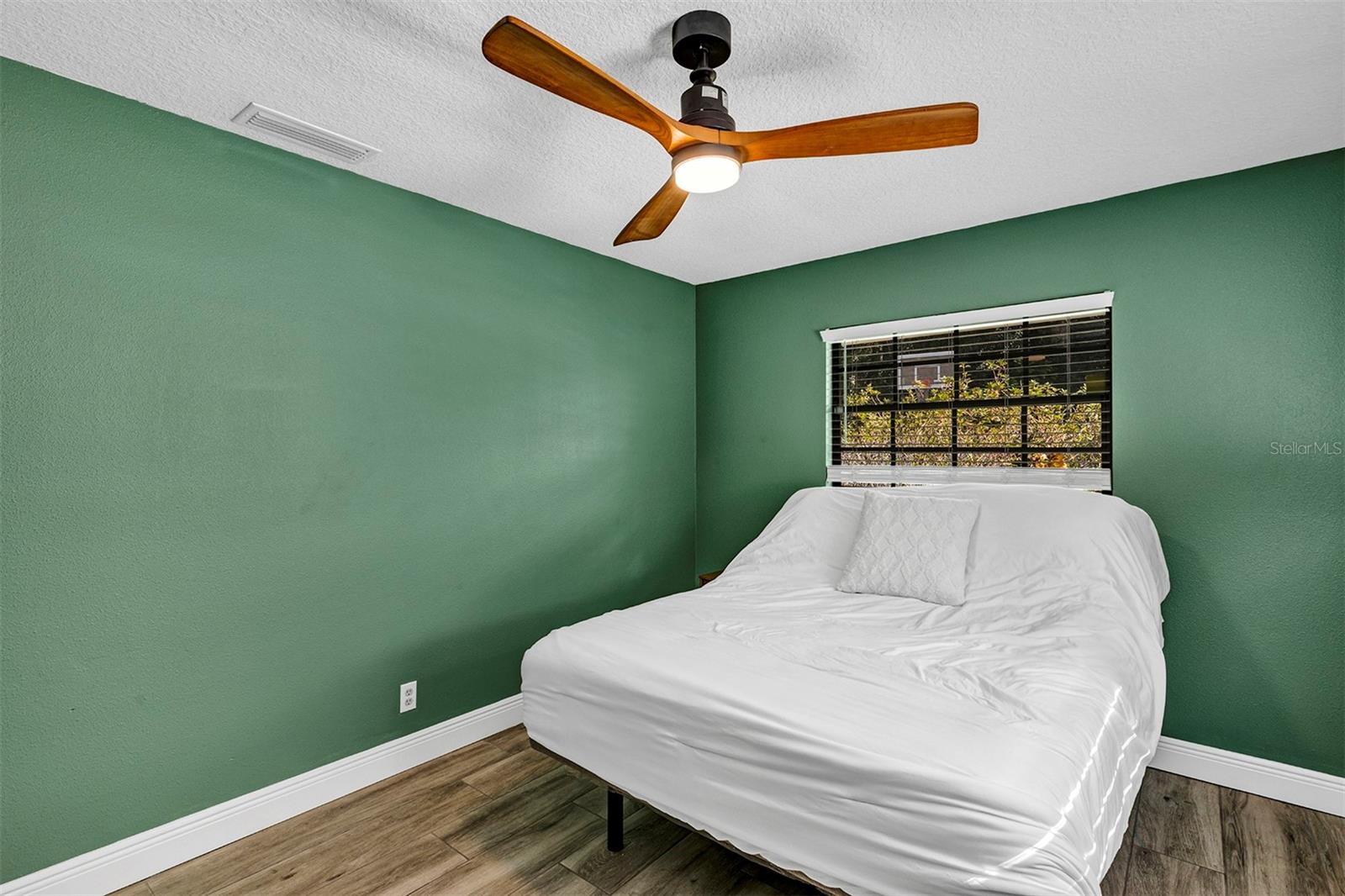 Image 38 of 77 For 5520 2nd Lane