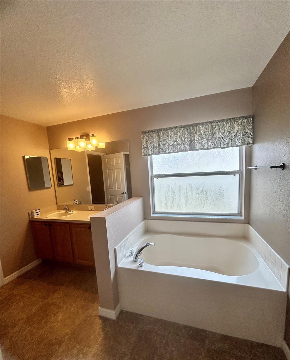 Image 24 of 37 For 2514 30th Avenue