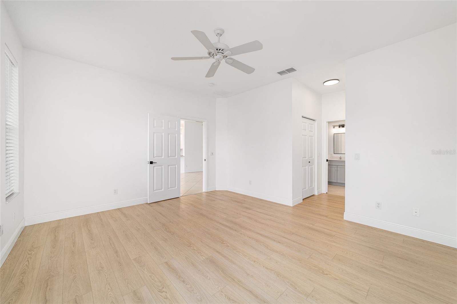 Image 19 of 39 For 9265 93rd Circle