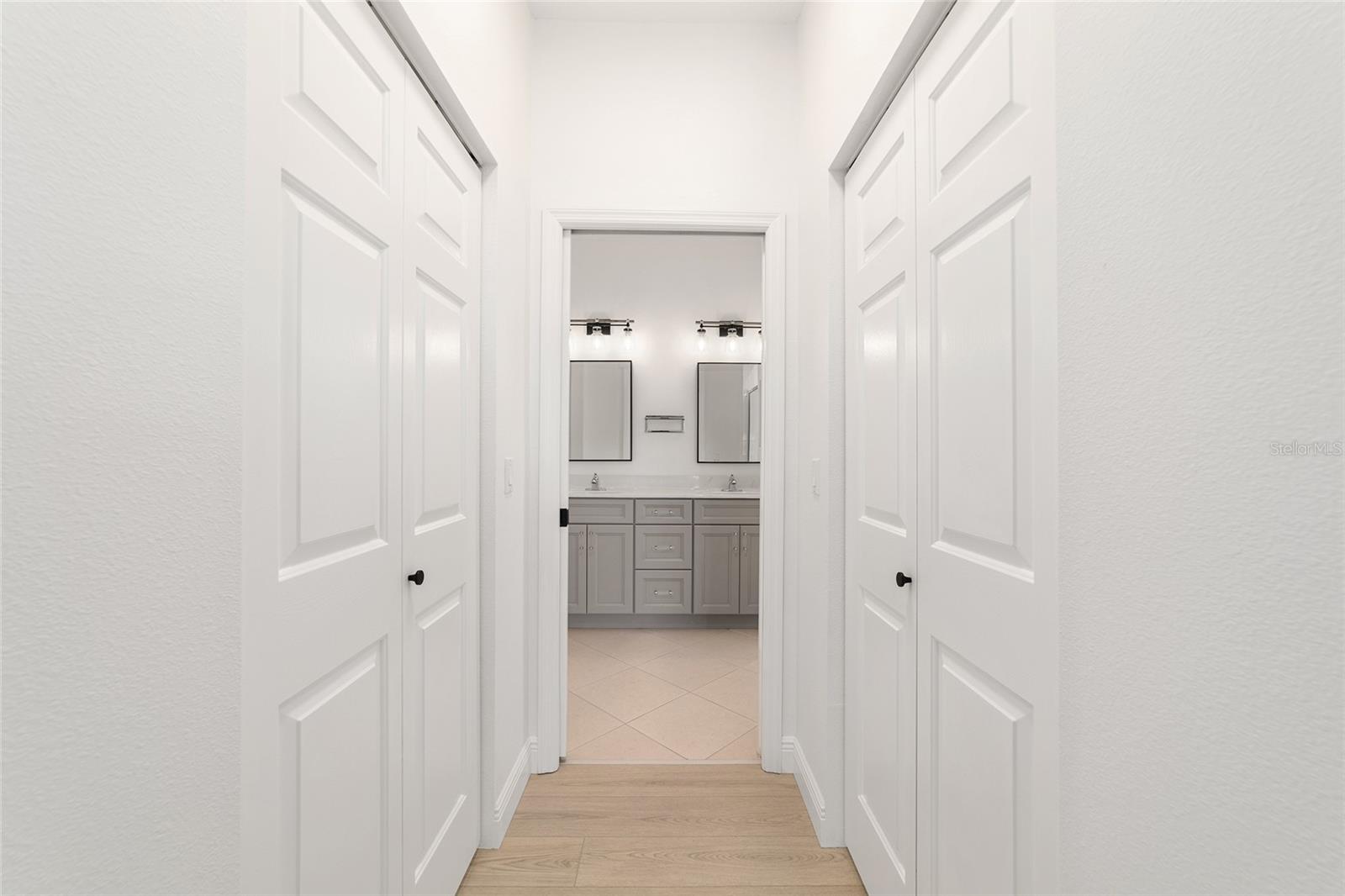 Image 21 of 39 For 9265 93rd Circle