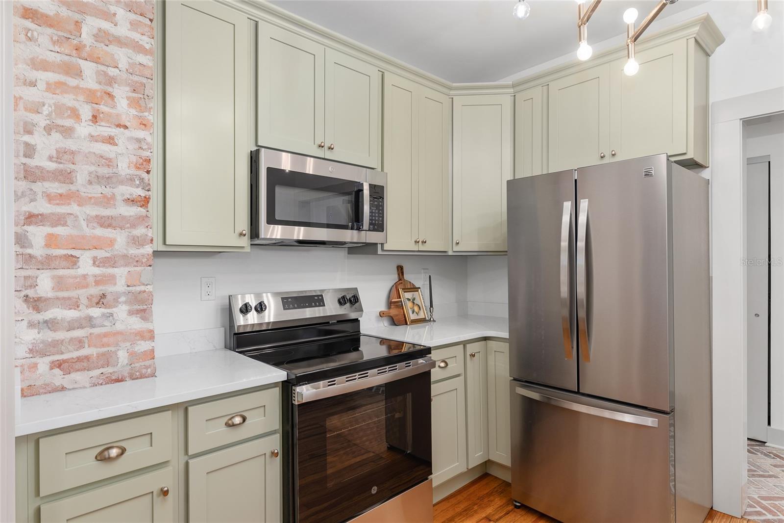 Image 17 of 64 For 613 10th Street