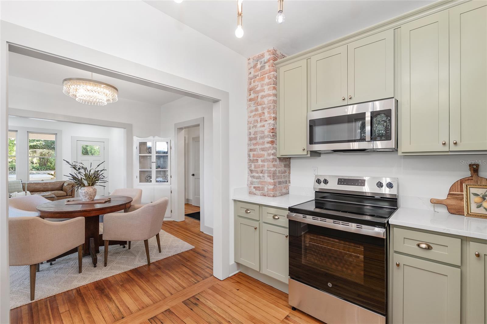 Image 19 of 64 For 613 10th Street