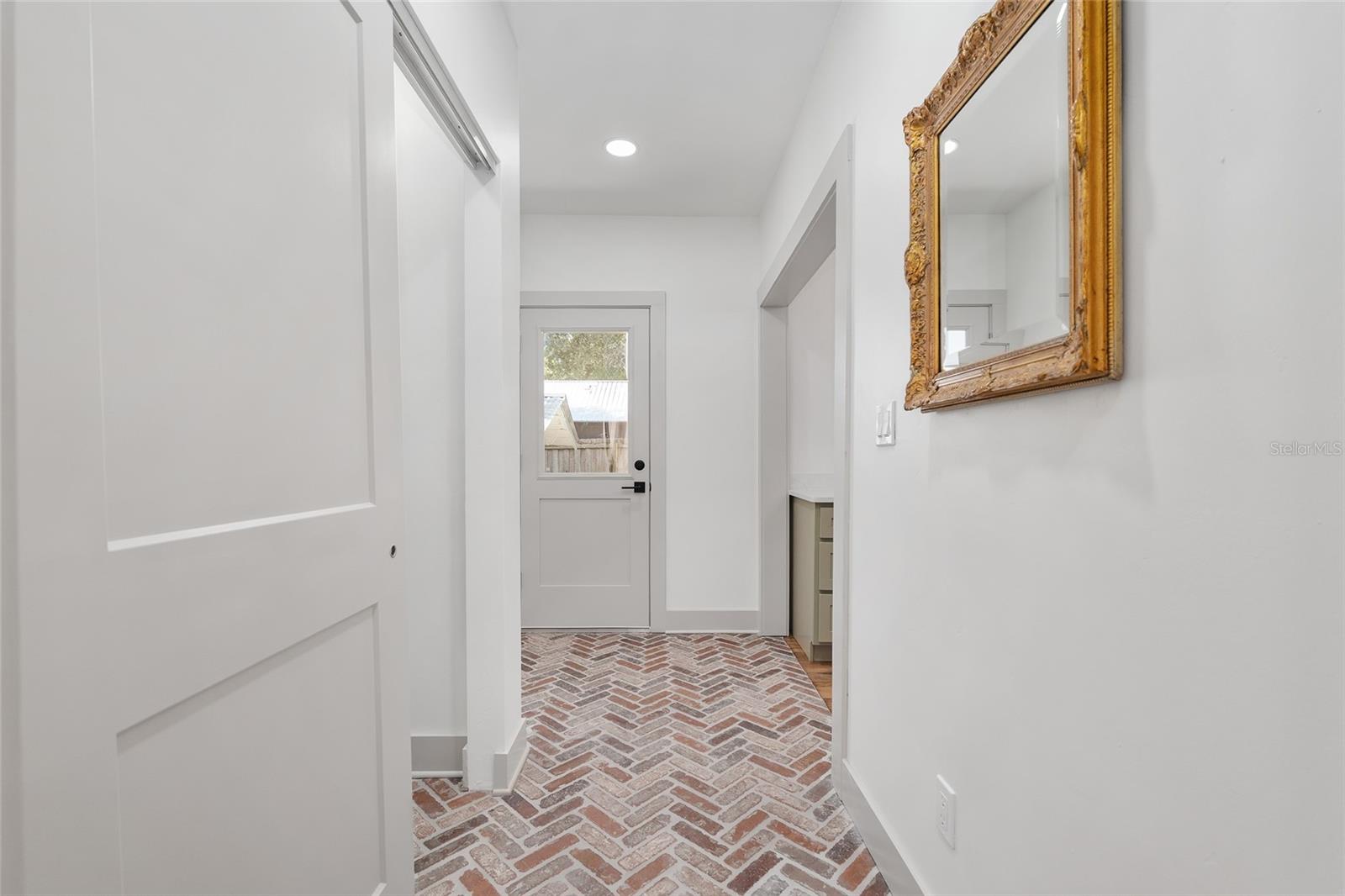 Image 24 of 64 For 613 10th Street