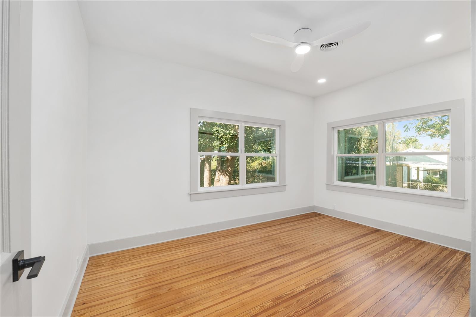 Image 27 of 64 For 613 10th Street