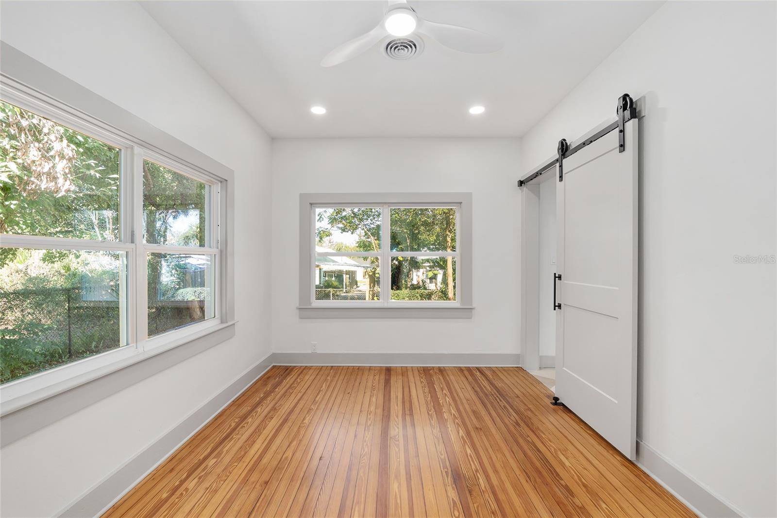 Image 28 of 64 For 613 10th Street