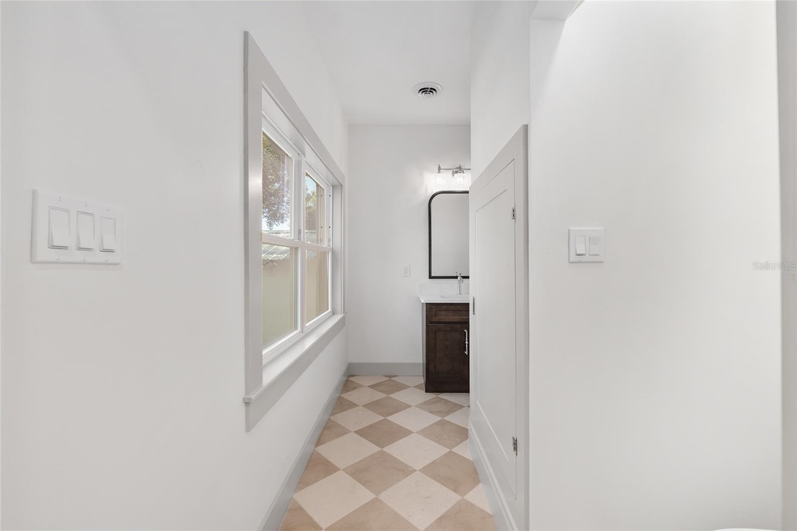 Image 29 of 64 For 613 10th Street