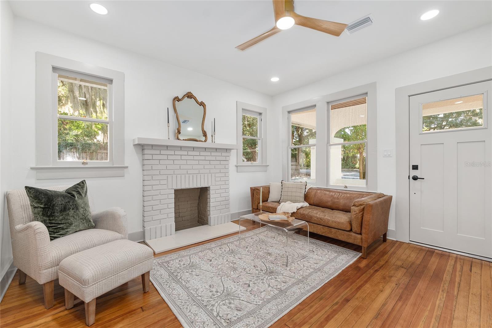 Image 3 of 64 For 613 10th Street