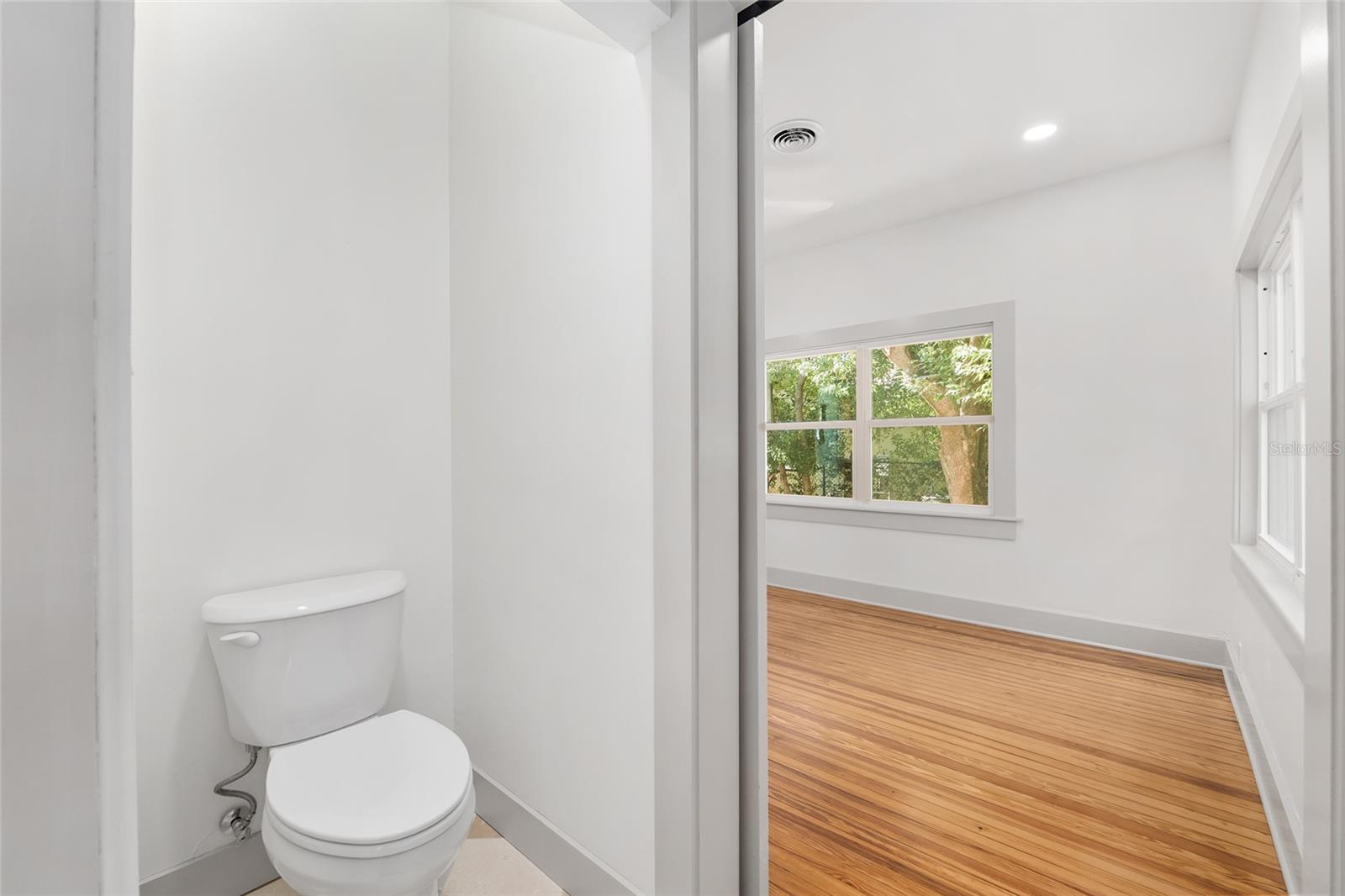 Image 32 of 64 For 613 10th Street