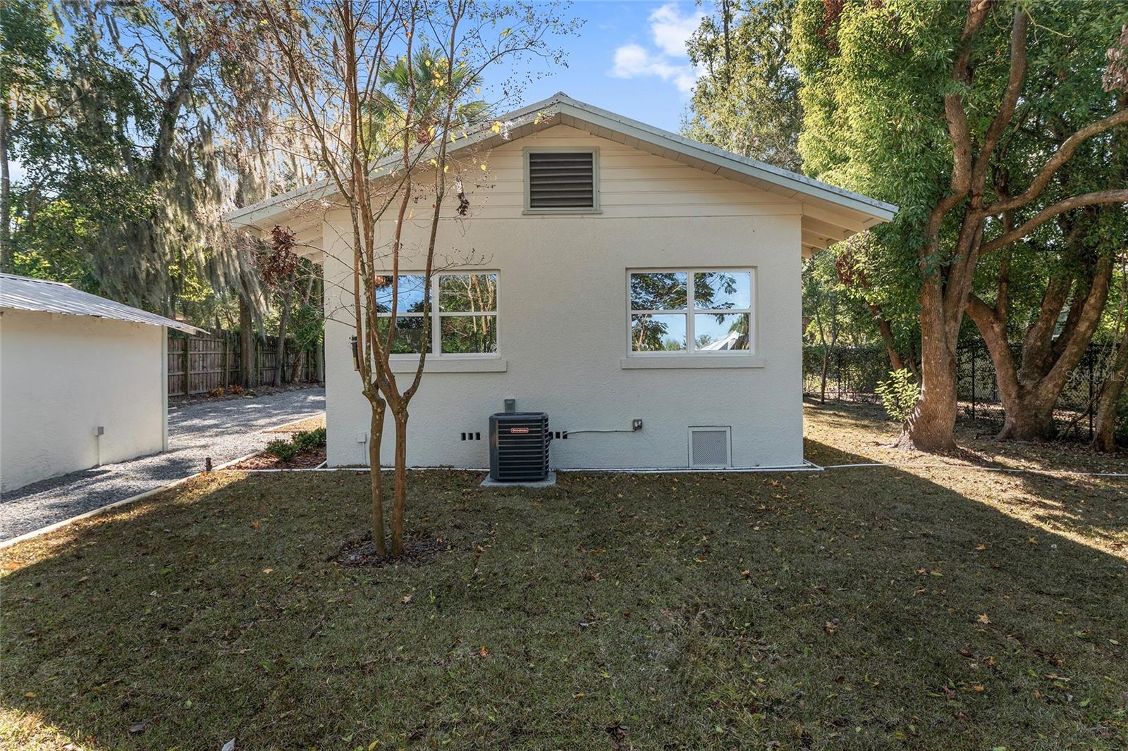 Image 52 of 64 For 613 10th Street