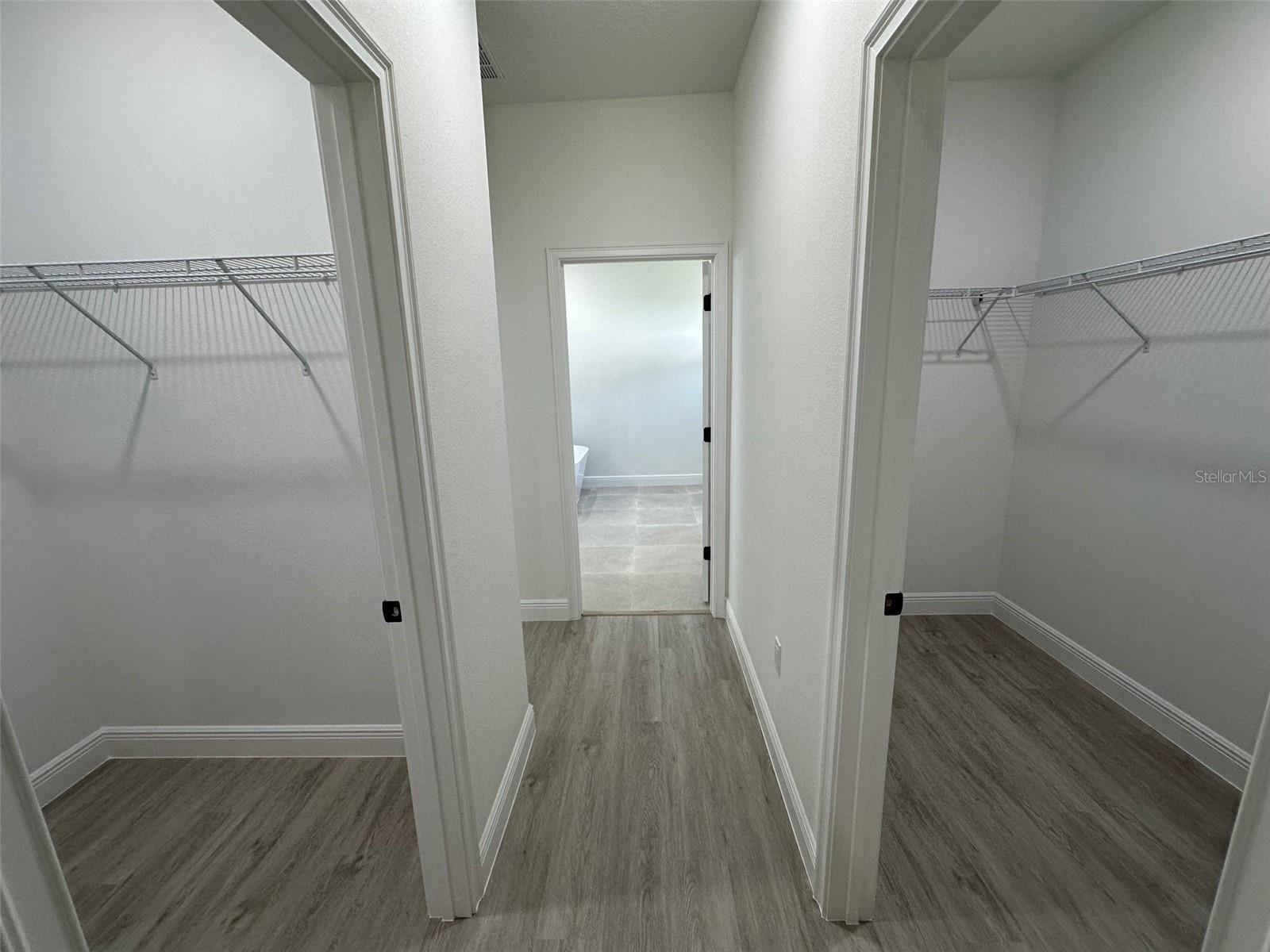 Image 14 of 36 For 2498 Magenta Drive