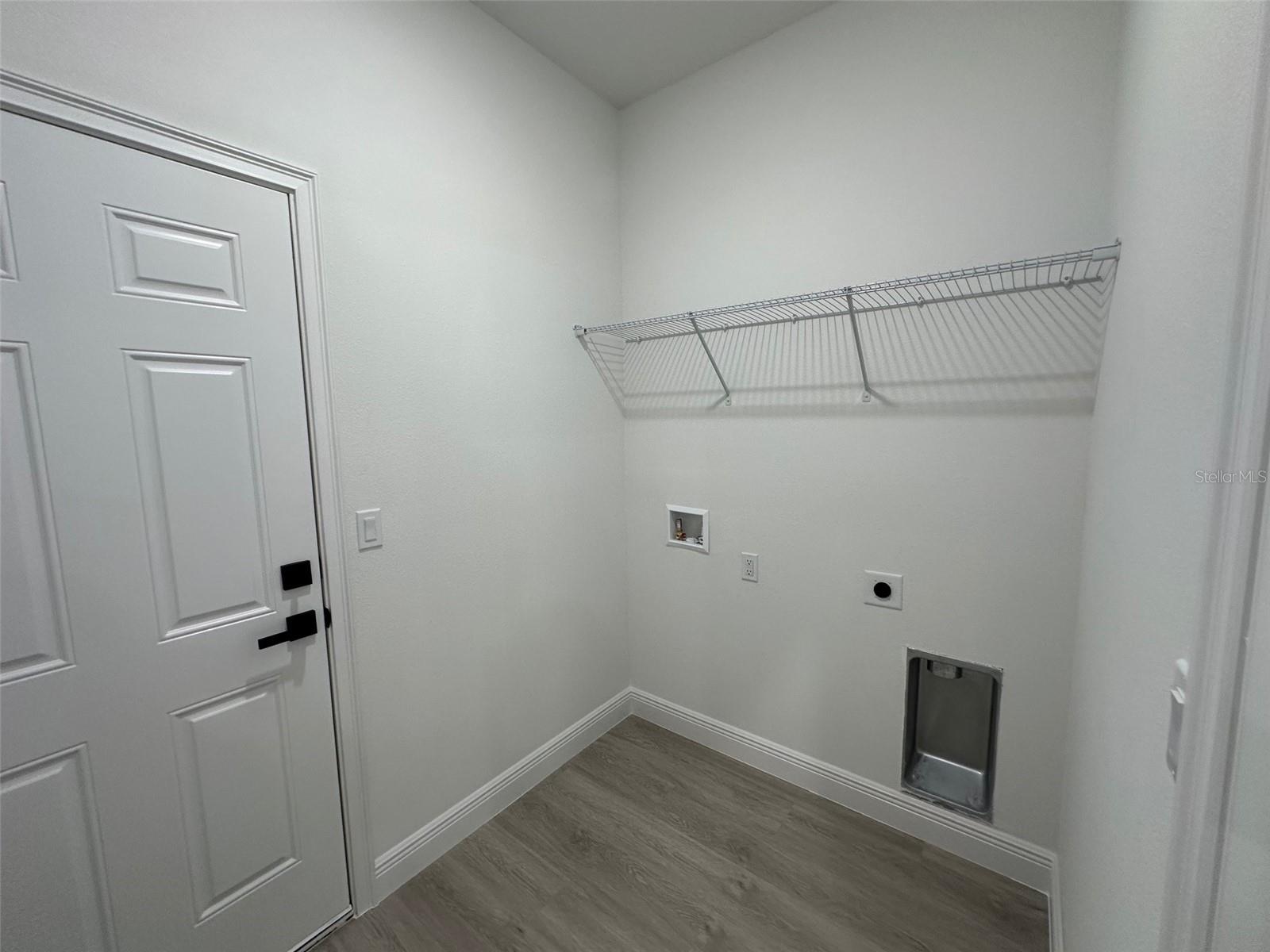 Image 26 of 36 For 2498 Magenta Drive