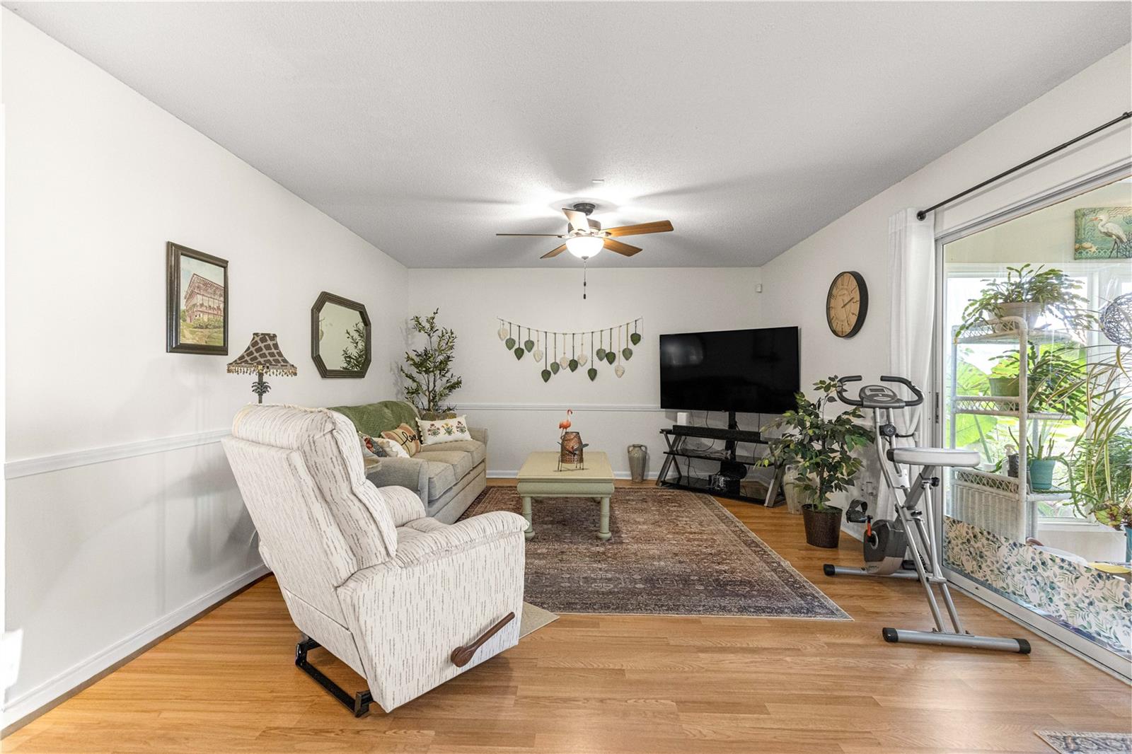 Image 16 of 53 For 586 Fairways Circle A