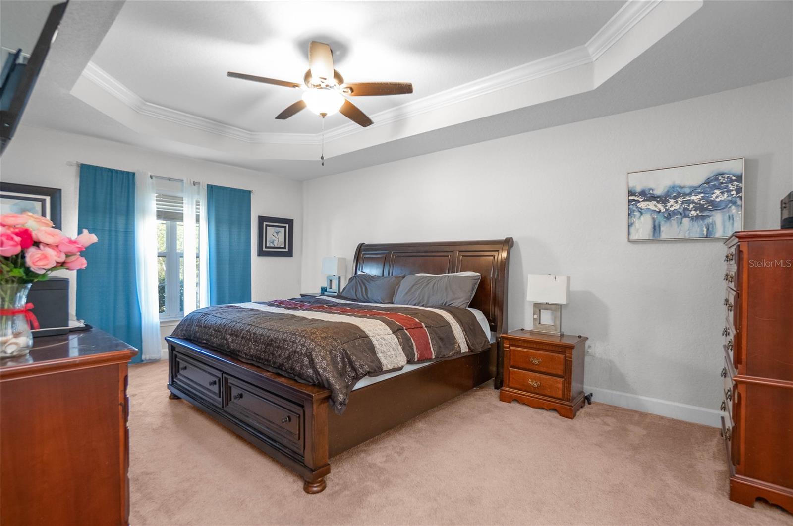 Listing photo id 15 for 2180 Kenmore Drive