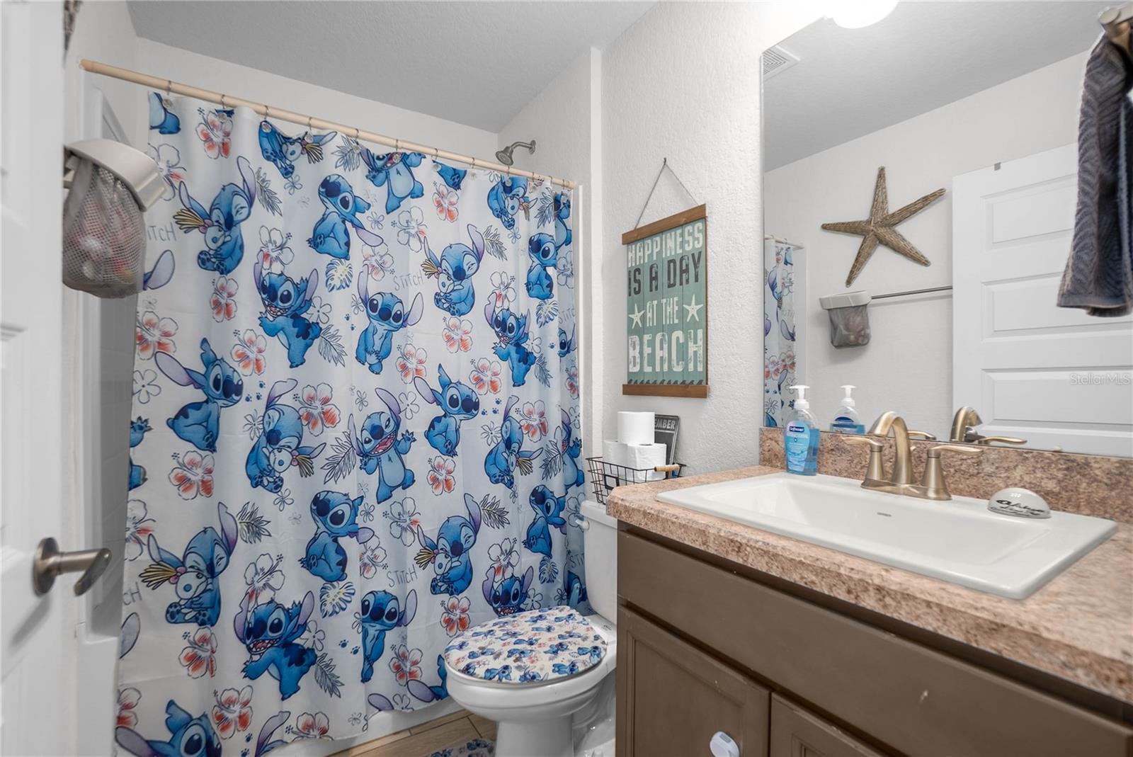 Listing photo id 20 for 2180 Kenmore Drive