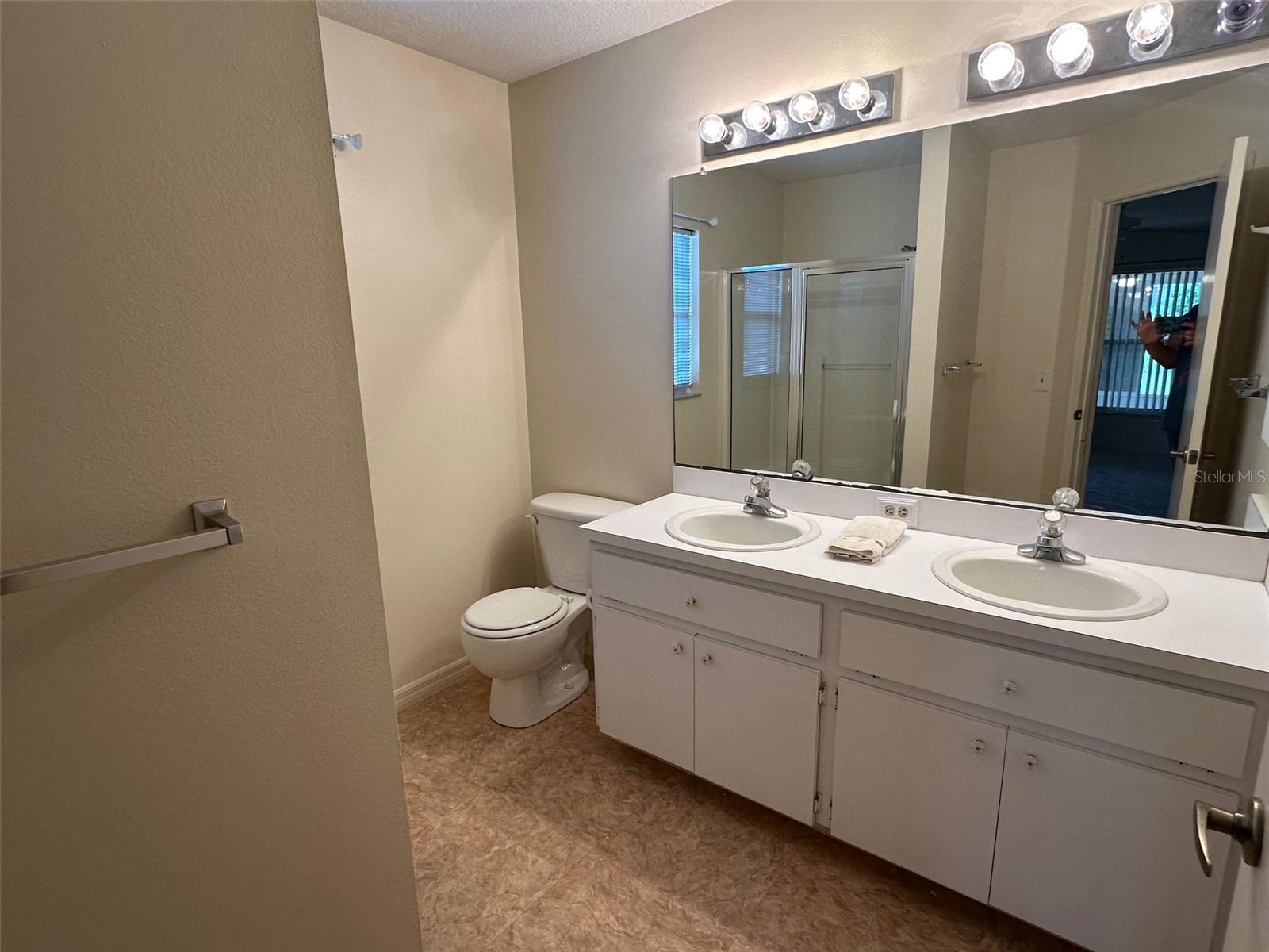 Image 12 of 26 For 4291 Lincoln Avenue