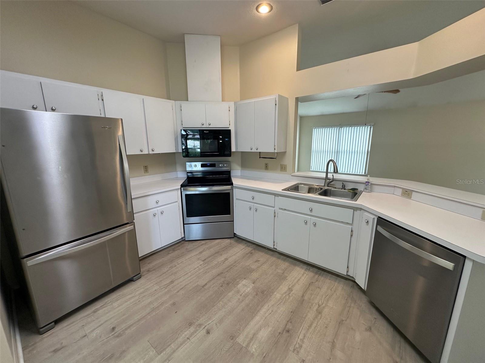 Image 3 of 26 For 4291 Lincoln Avenue