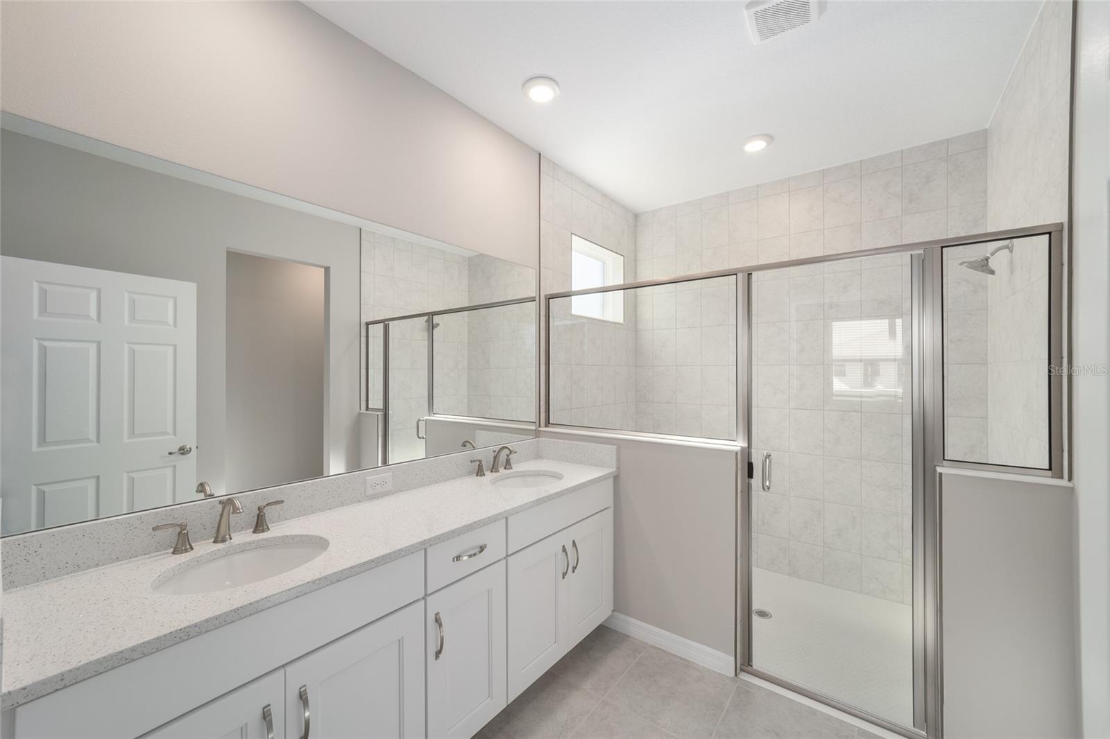 Image 24 of 47 For 5689 72nd Court