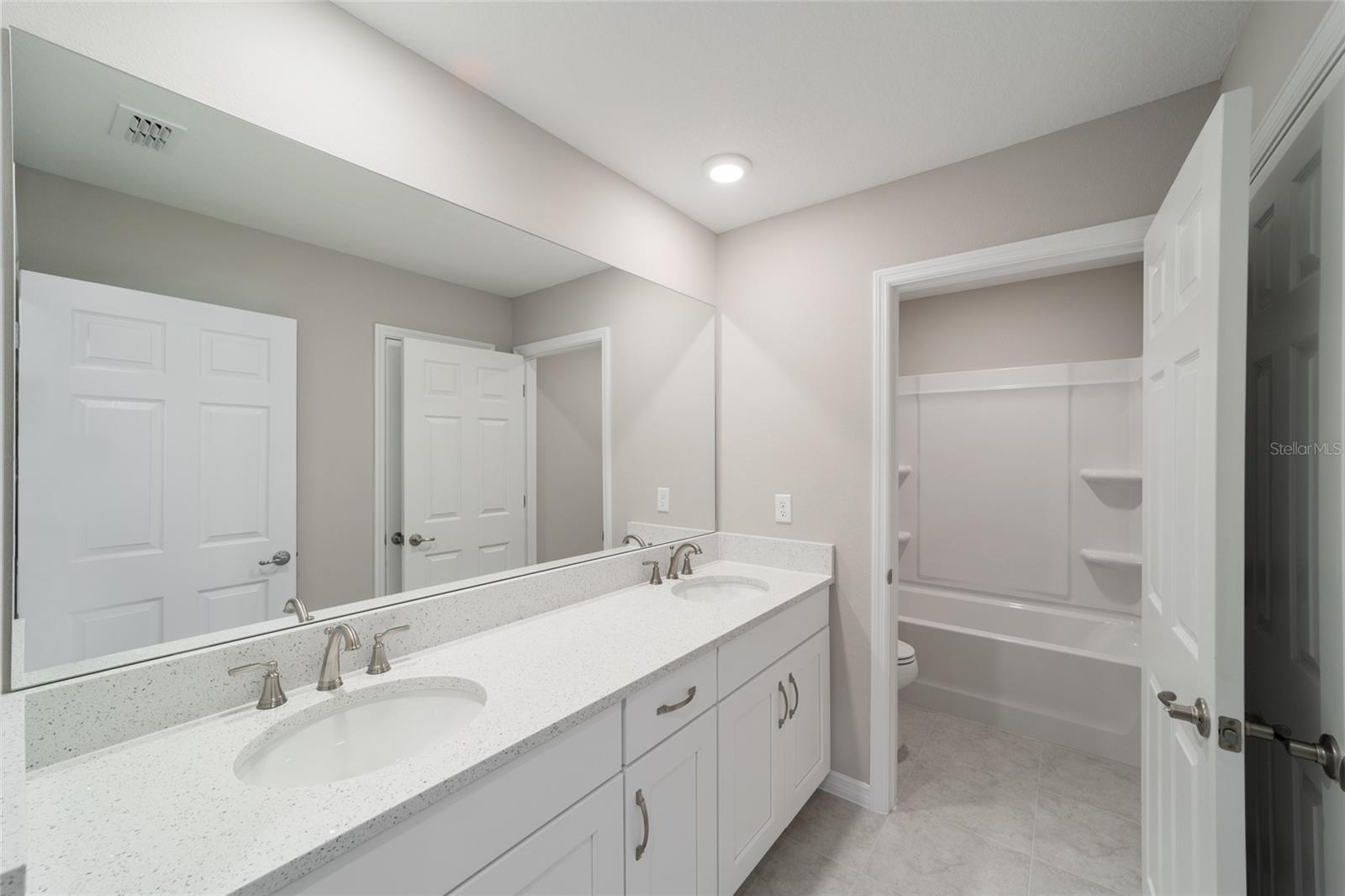 Image 34 of 47 For 5689 72nd Court