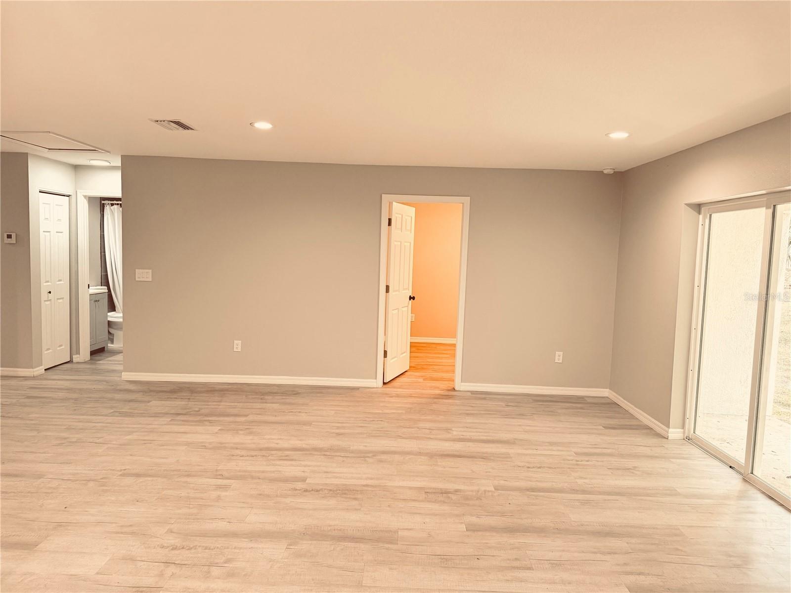 Image 11 of 12 For 7037 23rd Avenue