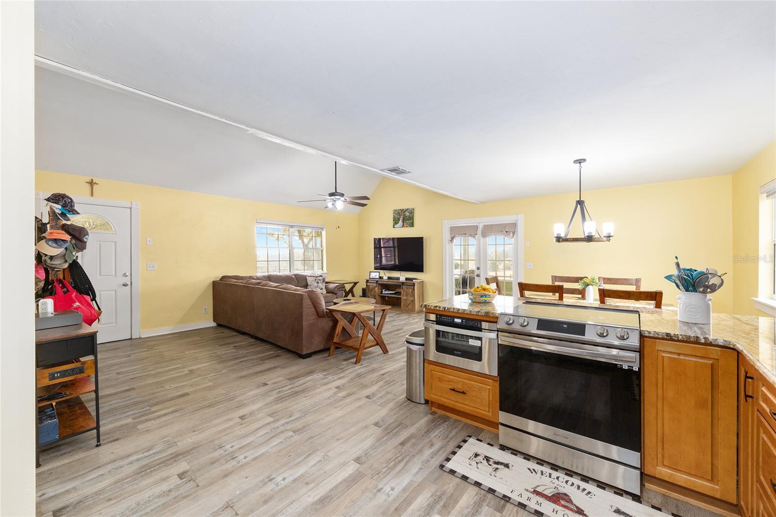 Image 15 of 70 For 13590 120th Street