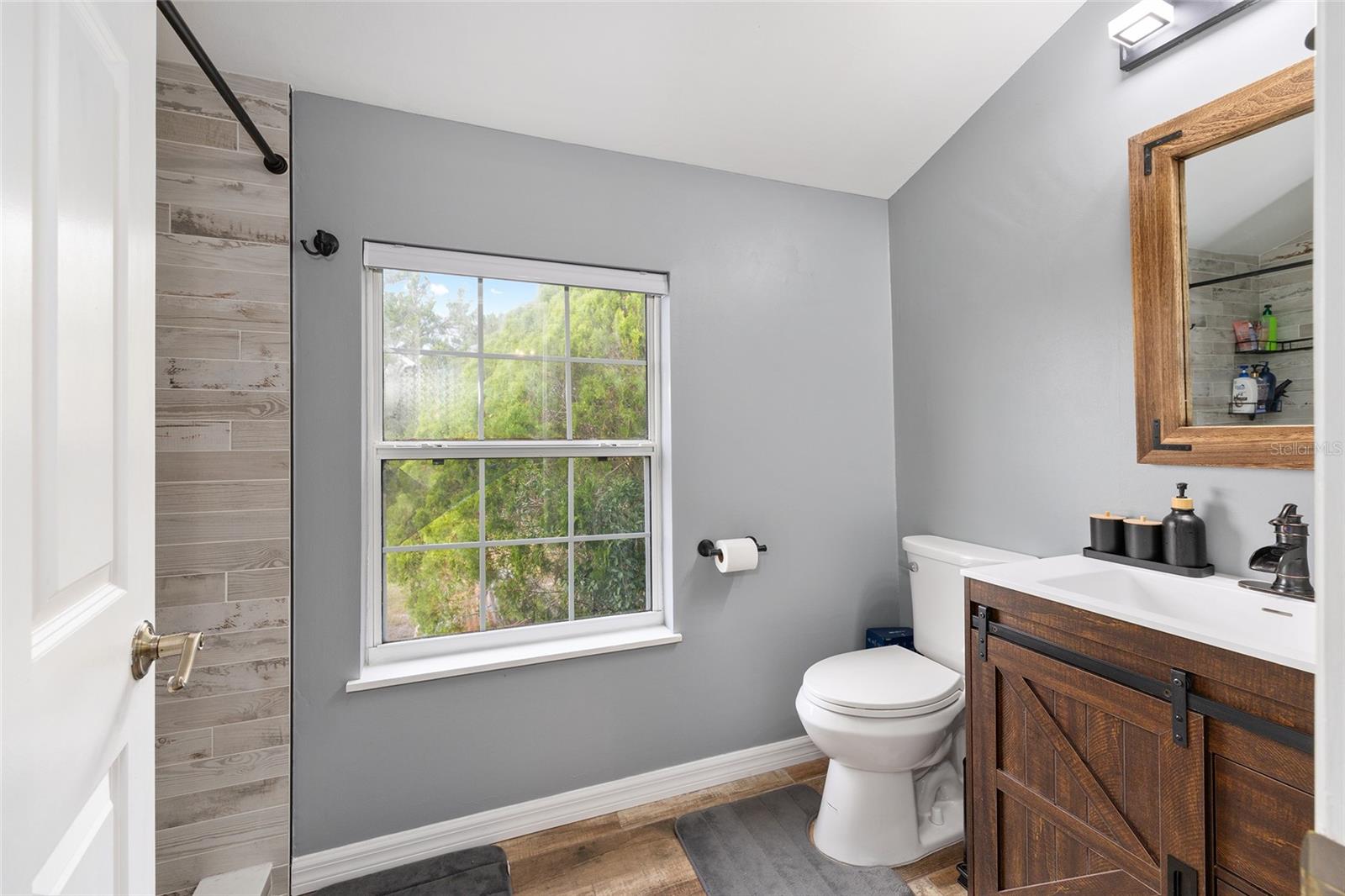 Image 25 of 70 For 13590 120th Street