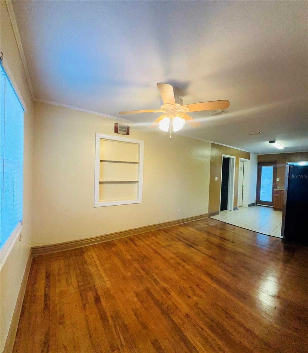 Image 7 of 26 For 2620 2nd Avenue