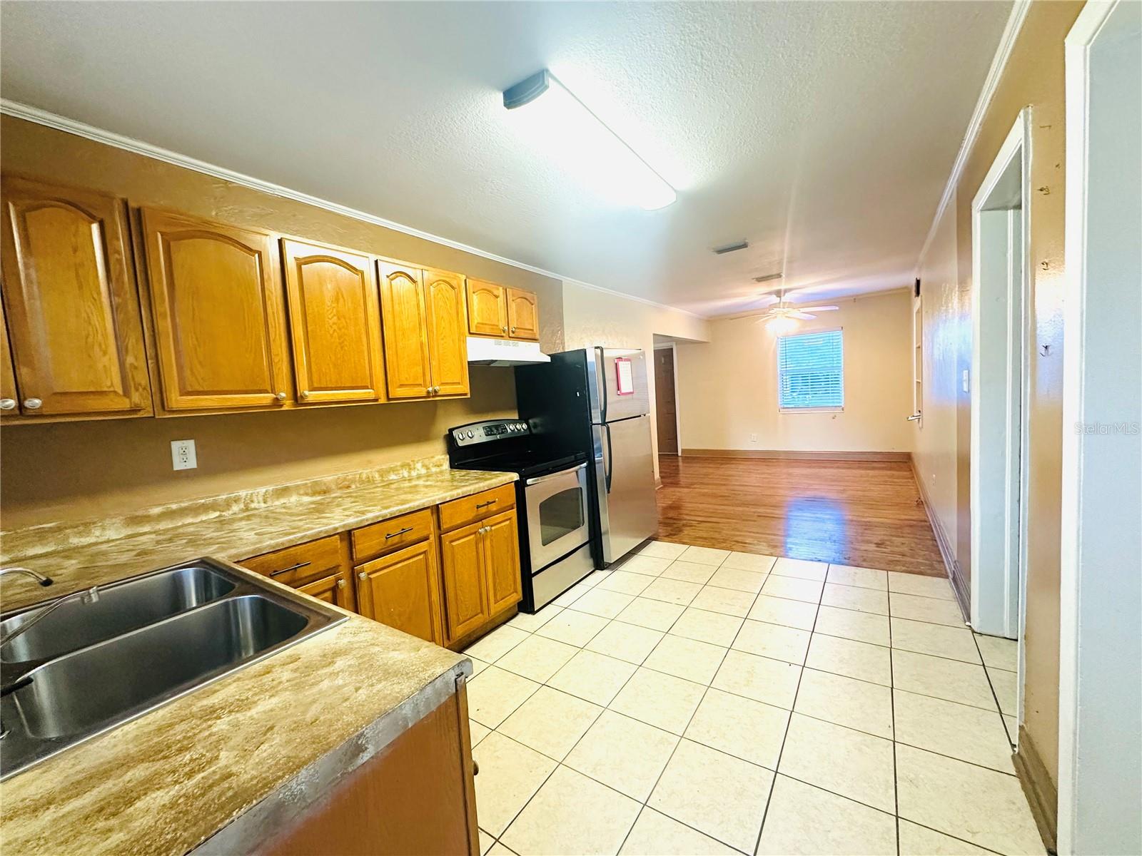 Image 8 of 26 For 2620 2nd Avenue