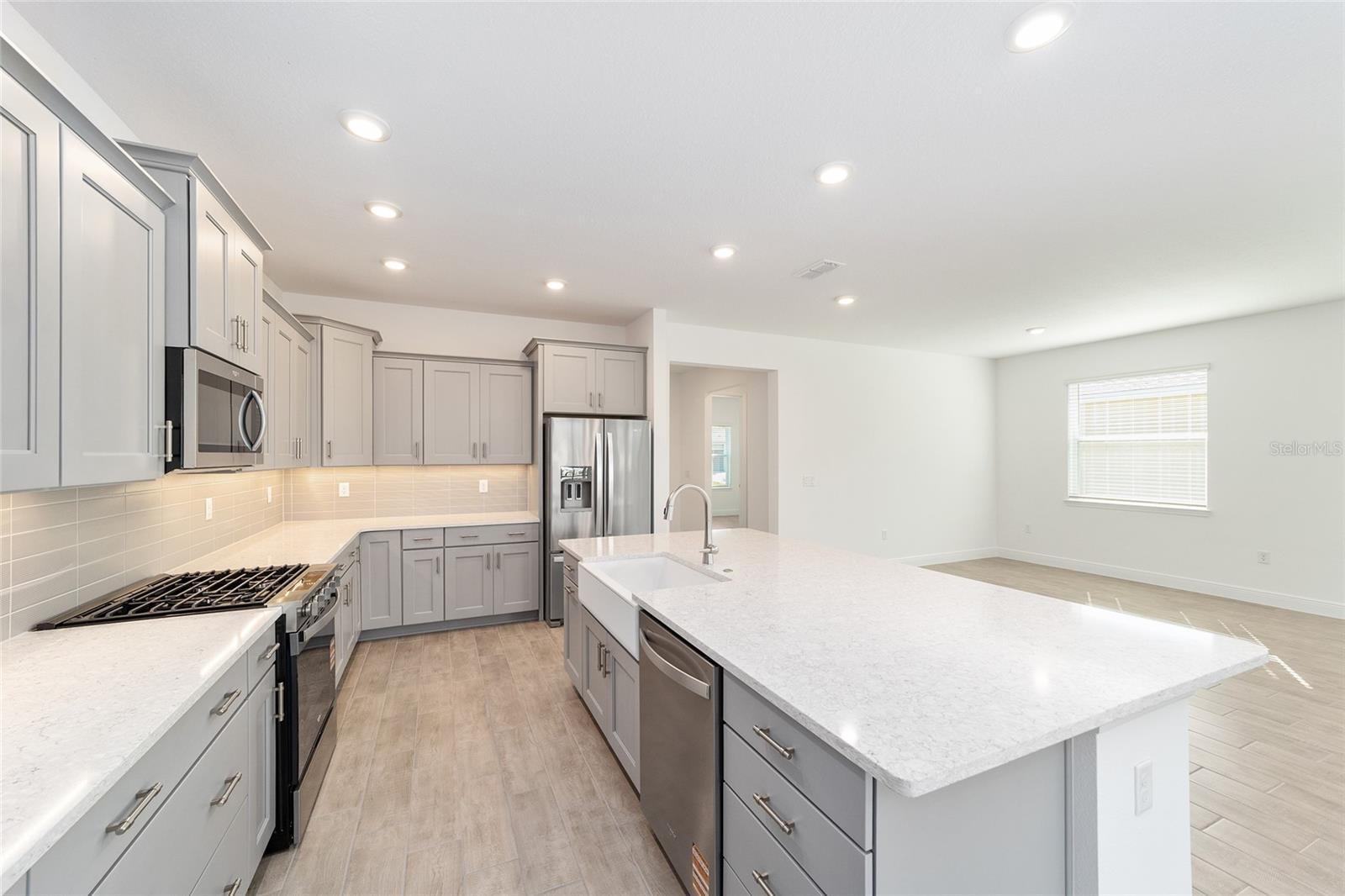 Image 17 of 42 For 10019 106th Circle