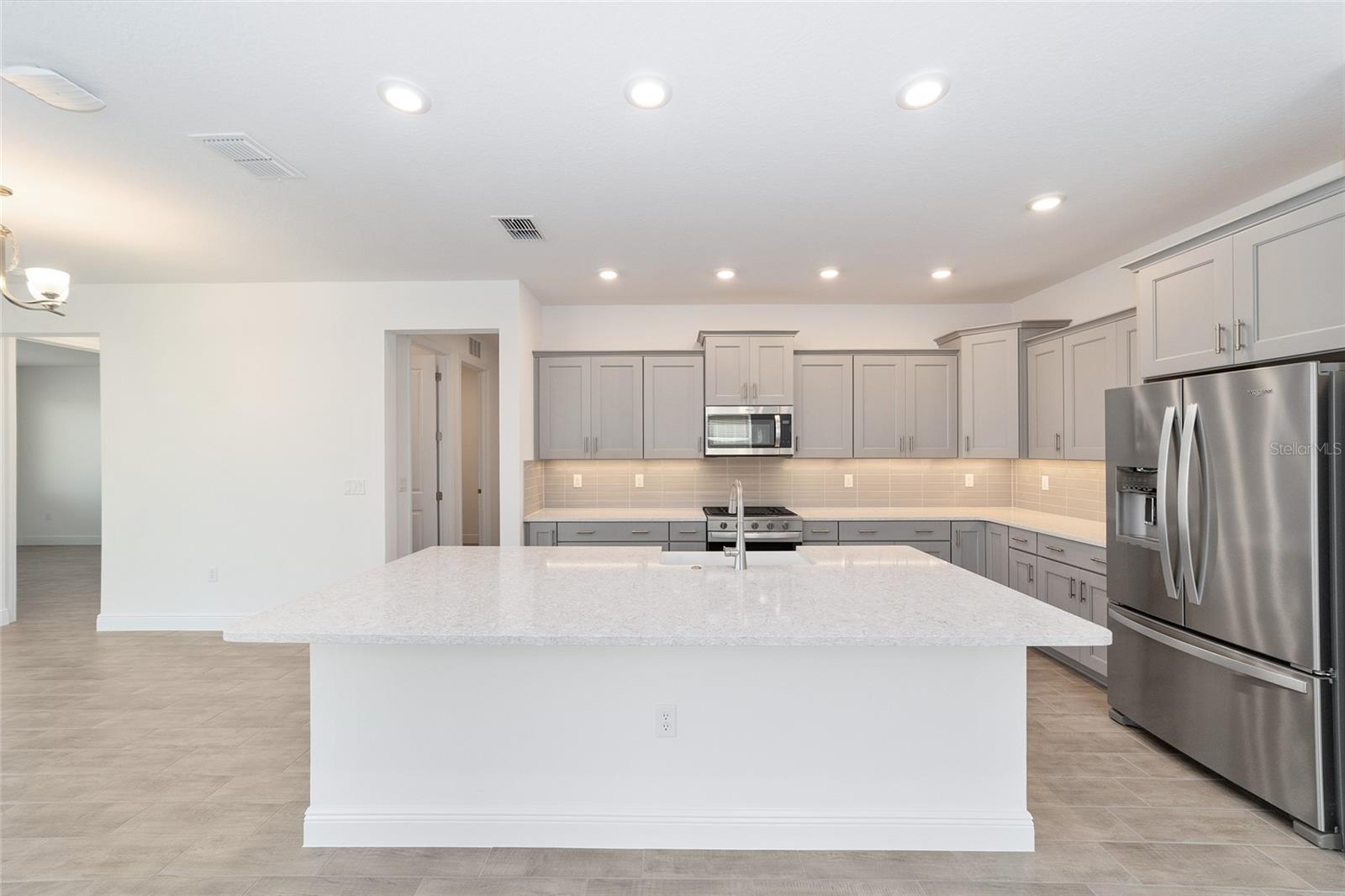 Image 19 of 42 For 10019 106th Circle