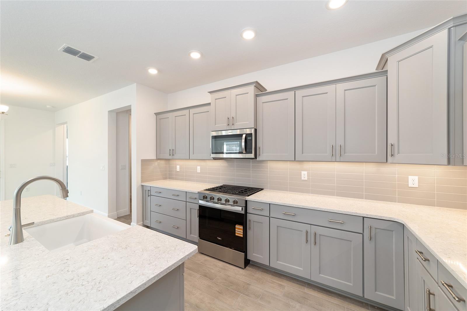 Image 21 of 42 For 10019 106th Circle