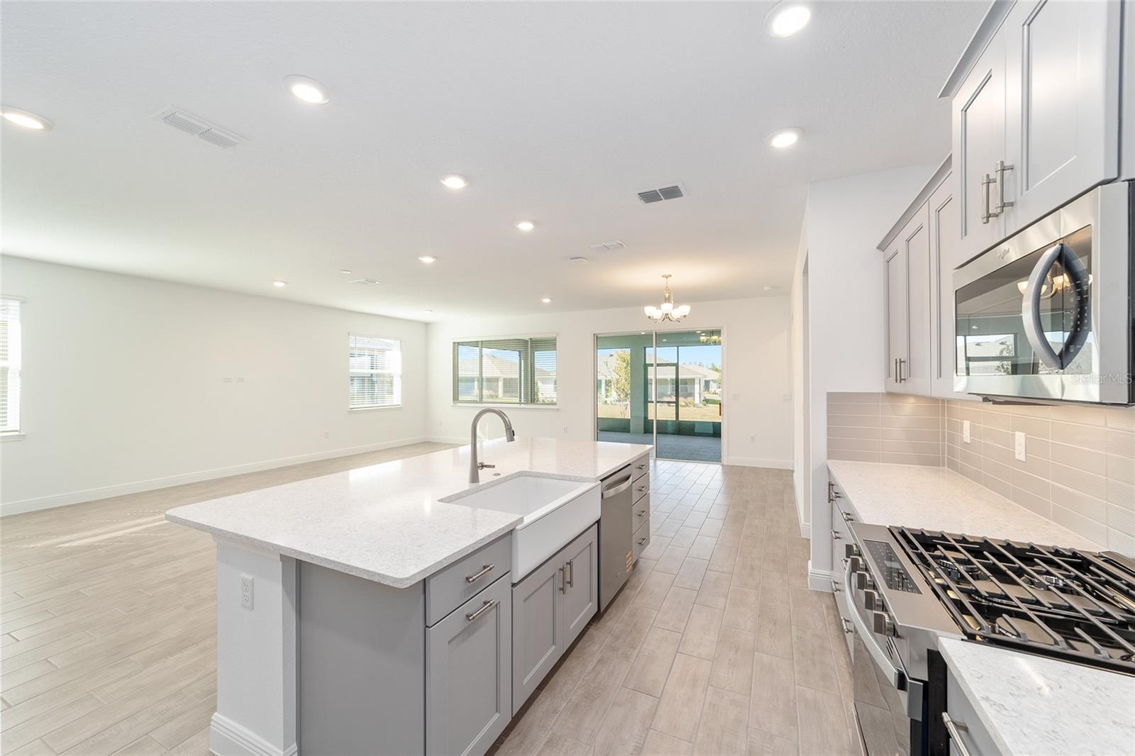 Image 22 of 42 For 10019 106th Circle